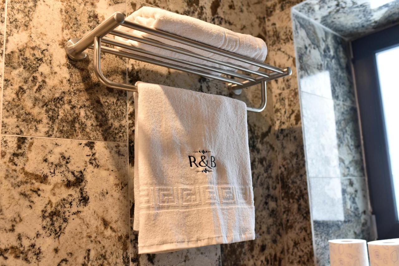R&B Apartments Predeal Eksteriør billede